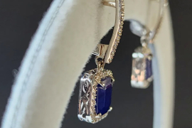 Продам, Бриллиантовые золотые серьги,с сапфиром.проба 585