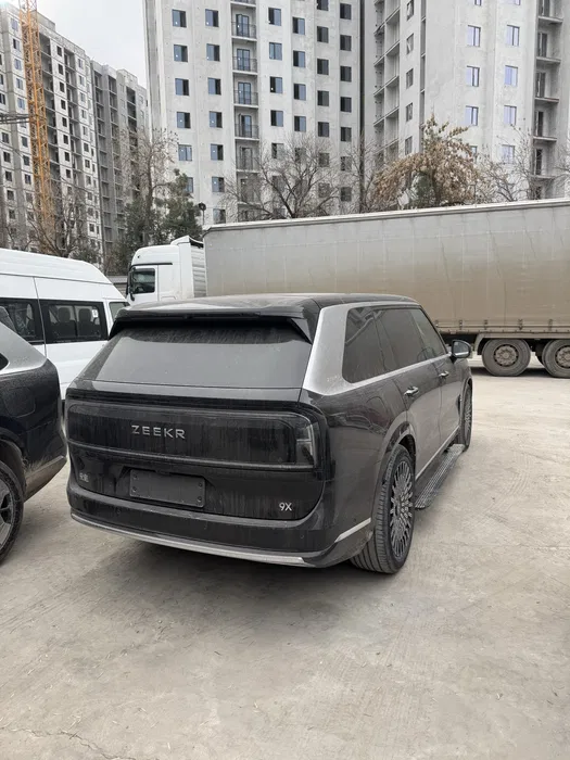 Zeekr 9x Ultra 70kVt  Тошкентда мавжуд