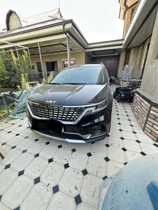 Kia Carnival 2023-24
