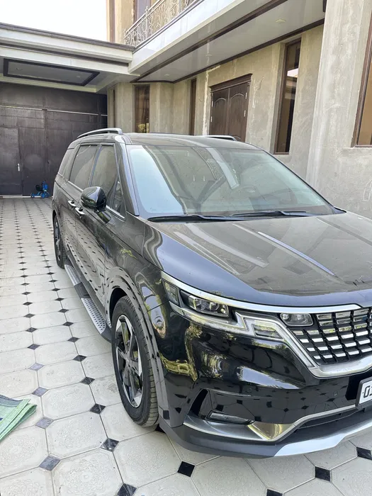 Kia Carnival 2023-24