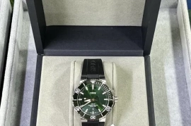 Sotaman, Швейцарские часы фирмы Oris Aquis. Механические с автоподзаводом.