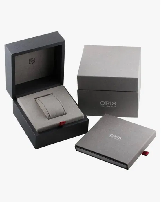 Швейцарские часы фирмы Oris Aquis. Механические с автоподзаводом.