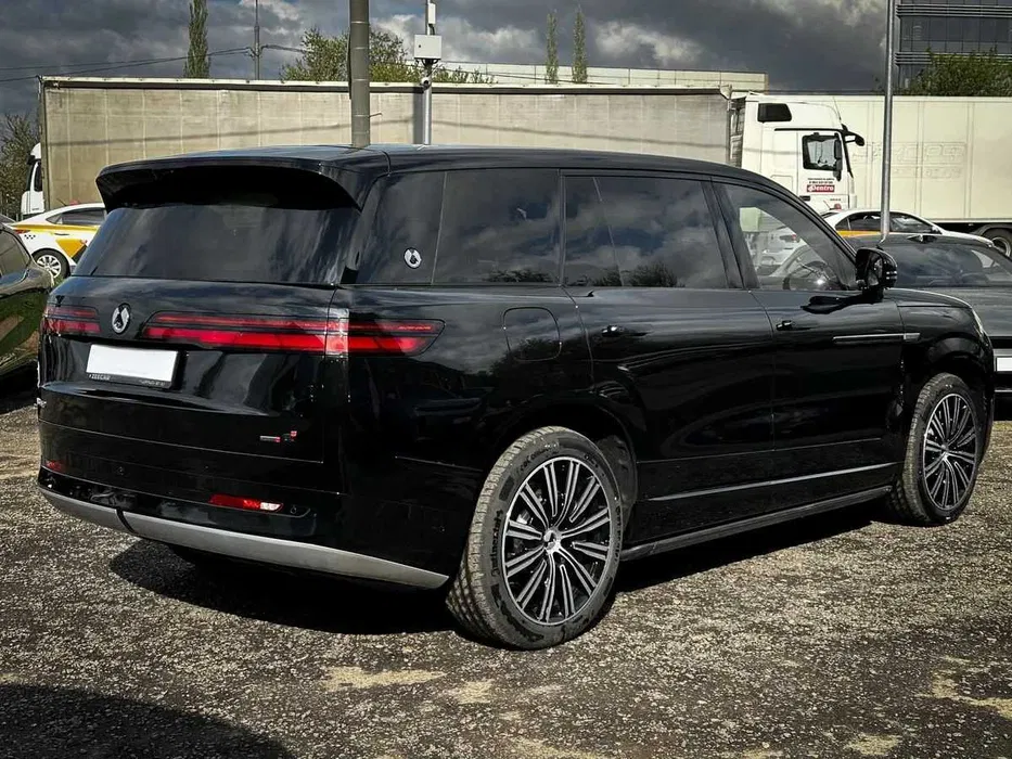 Продается гибридный внедорожник Denza N9 (full version)