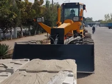 Продам, Грейдер XCMG 1803