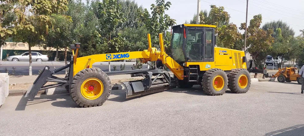 Грейдер XCMG 1803