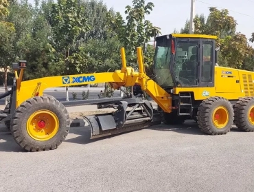 Продам, Грейдер XCMG 1803