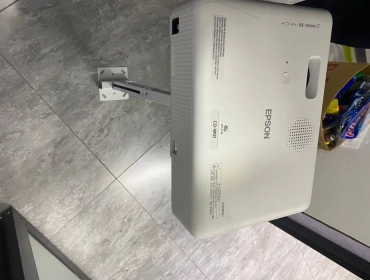 Продам, Epson CO-W01 proyektor