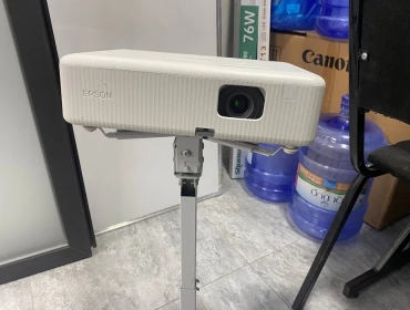 Продам, Epson CO-W01 proyektor