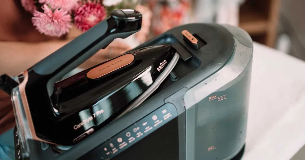 Парогенератор Braun CareStyle 7 Pro IS7286BK