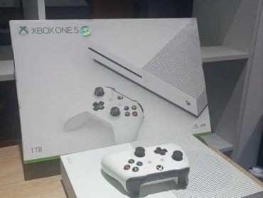 Игровая приставка XBOX One S 1 ТБ