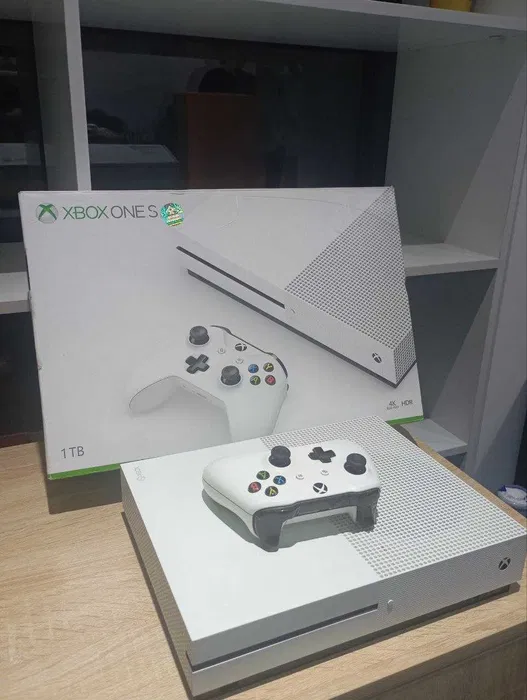 Игровая приставка XBOX One S 1 ТБ