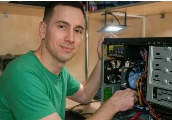 Алексей. Выезд. Ремонт компьютеров и ноутбуков. Мастер по компьютерам