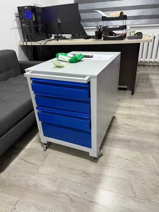 Верстак металлический, лабораторный верстак, Слесарный верста