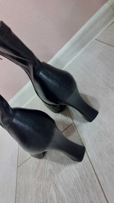 Продаются сапоги женские