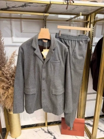 Продам, Стильный мужской костюм-двойка (XL - размер)