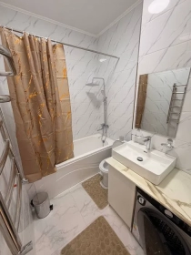 Аренда, Суточные квартиру метро Новза своя без маклер...