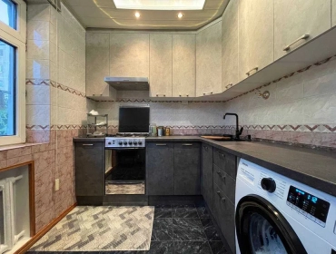 Продам, Продаю 4/4/5 на метро Хамида Олимджана. Собственник. Спецплан. Ремонт.