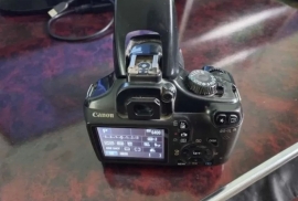 Продаётся Canon 1100D фотоаппарат