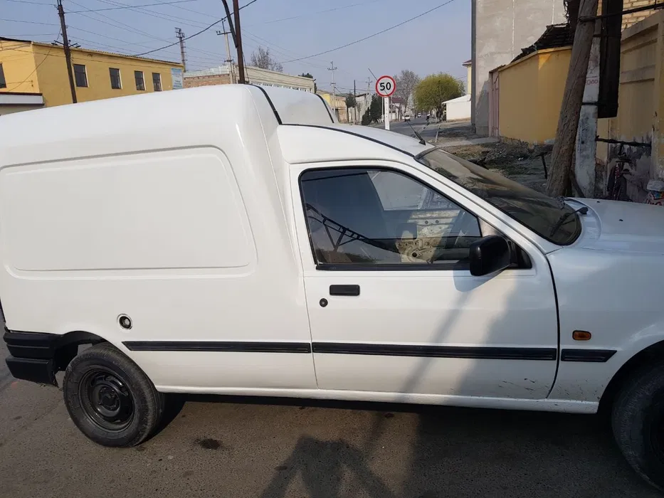 FORD Courier sotiladi