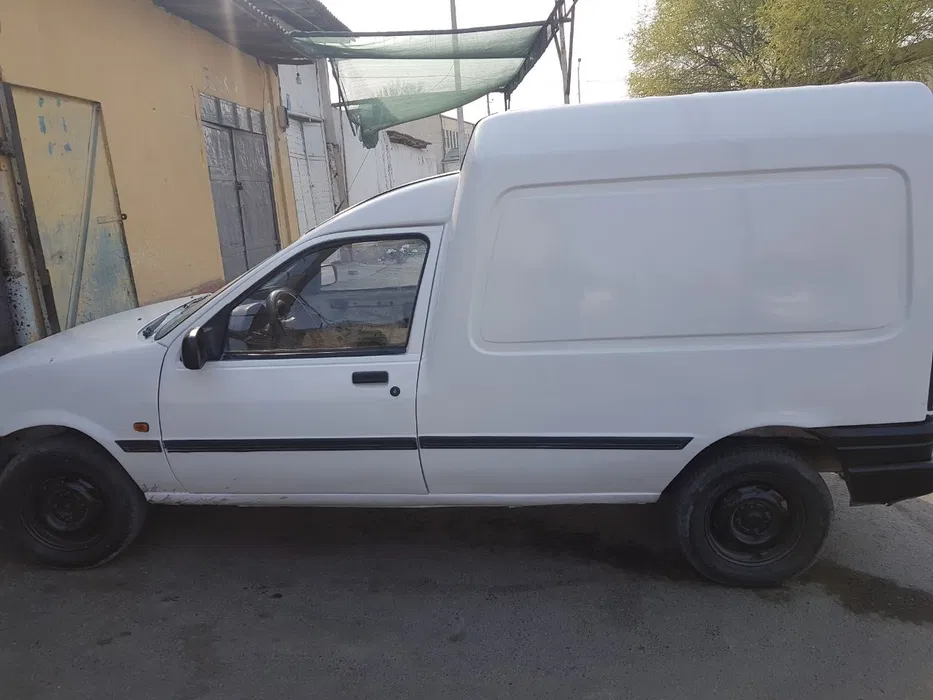 FORD Courier sotiladi