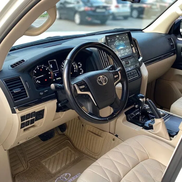 Toyota Land Cruiser 200
