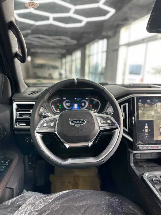 Замоновий пикап JAC T9