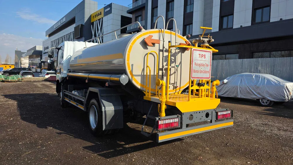 Тайёр 8тон Водовоз (поливомоечная машина)