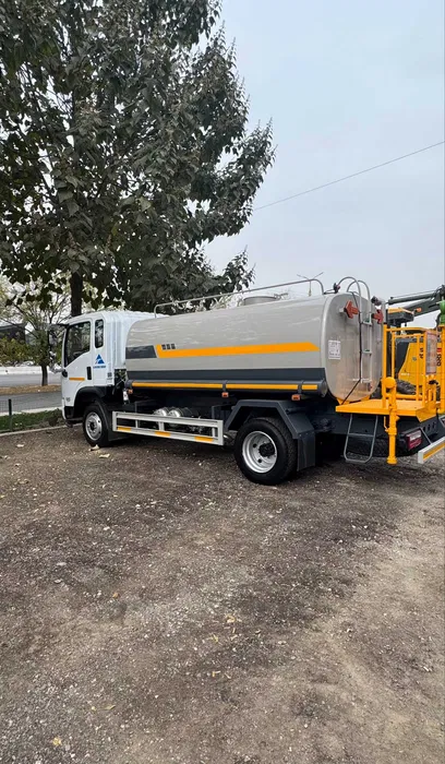 Тайёр 8тон Водовоз (поливомоечная машина)