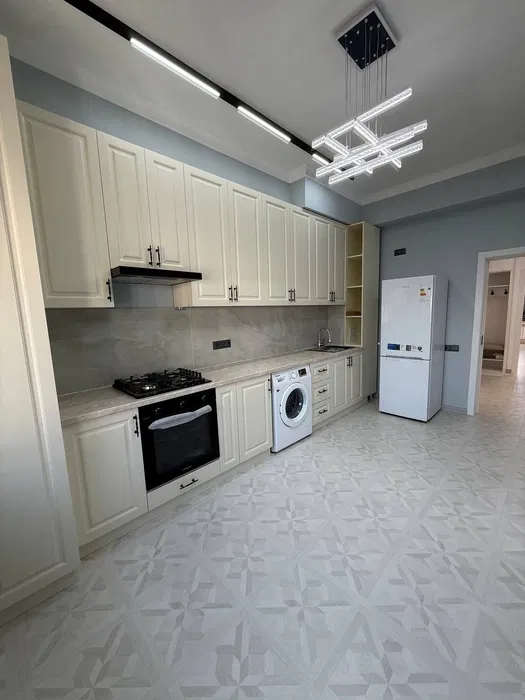 Almazar R Qorasaroyda 83.kv metr 3/10/11 potklyuch novostroyka sotilad