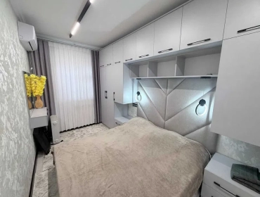 Продам, СРОЧНО ! Евро Квартира на Саламатина 3/3/5