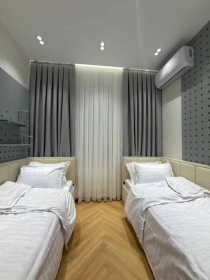 Продам, J.K Muhtasham da 3 xonali kvartira sotiladi 2-etaj yevroremont meb/tex