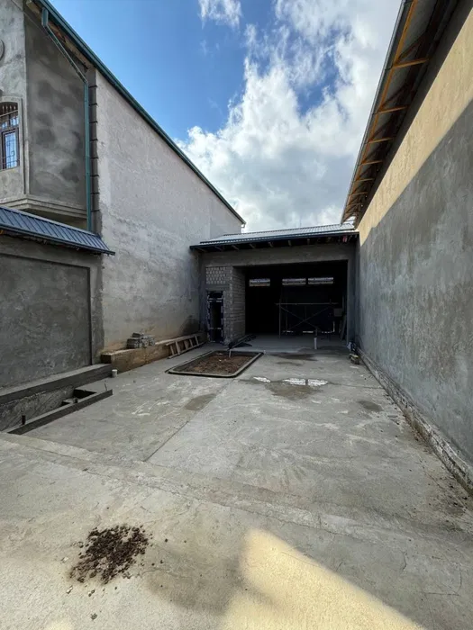 Уч кахрамон Обод махалла 2.4 сотик 5 хона коробка 2 кават срочно