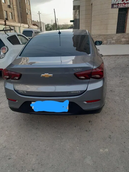  Onix Premier 1