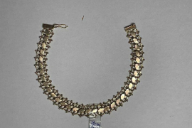 Sotaman, Тилла занжир ва браслет 