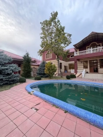 Zo‘r GRANT LUX Dacha sotiladi