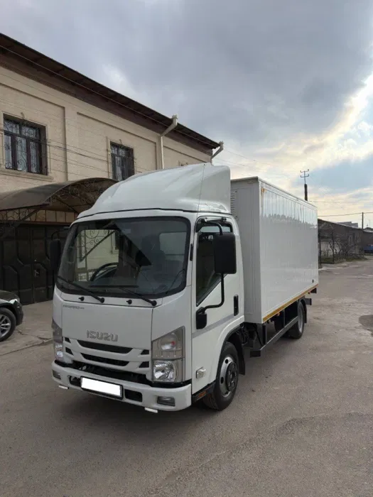 Isuzu NMR77H 2024/25