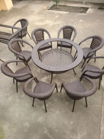 Продам, ratanLi stol stullarni sotamz