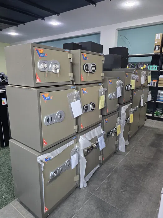 Скидка! Сейф Deli ET530 перечисление и доставка есть