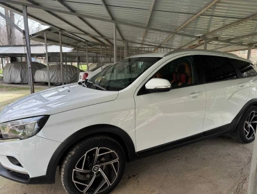 Продам, Лада Веста кросс, 1.6 механика, шикарное состояние
