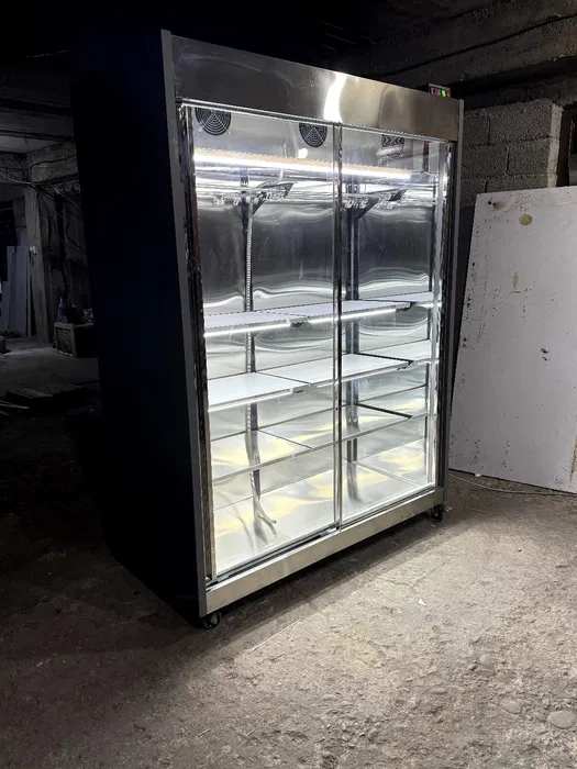 Mava uchun vetrina xaladelnik