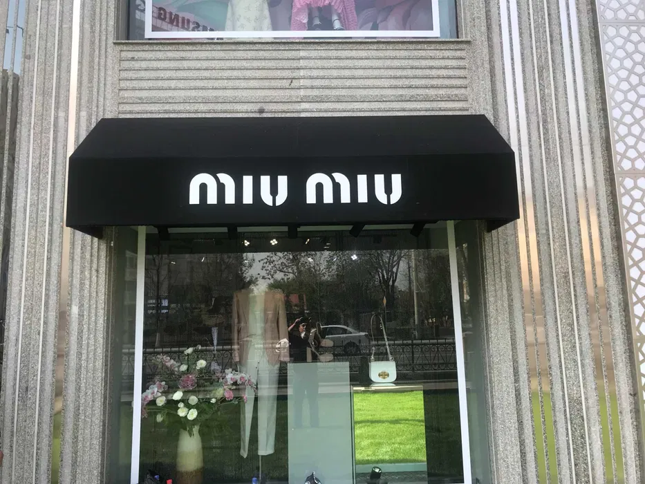 Стильная маркиза для беседки — защита от солнца и дождя