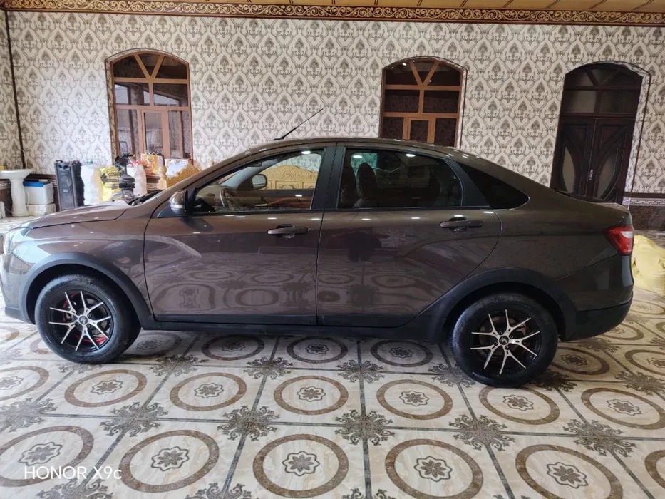 Lada vesta cros 1.8