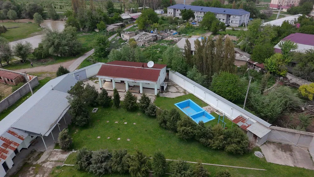 Продаётся уютная дача с большим земельным участком