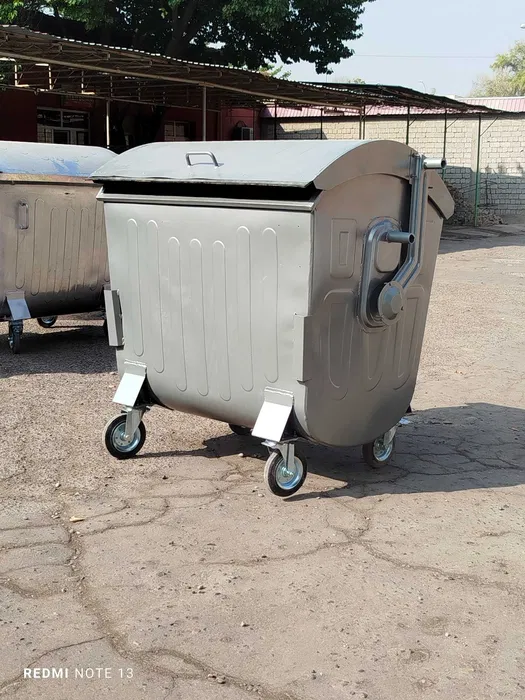 Мусорные контейнеры, мусорные баки в ассортименте