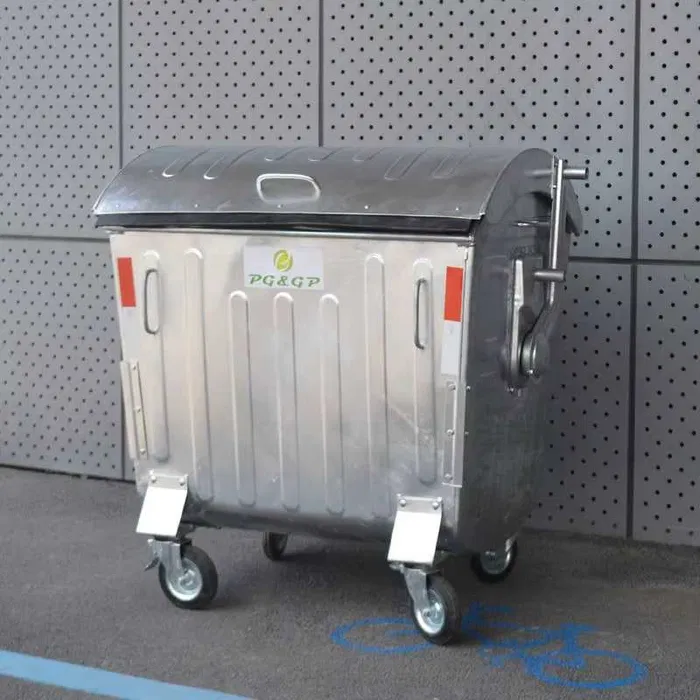 Мусорные контейнеры, мусорные баки в ассортименте