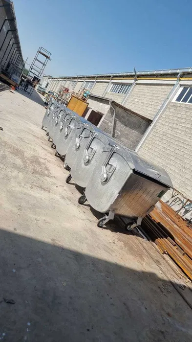 Мусорные контейнеры, мусорные баки в ассортименте