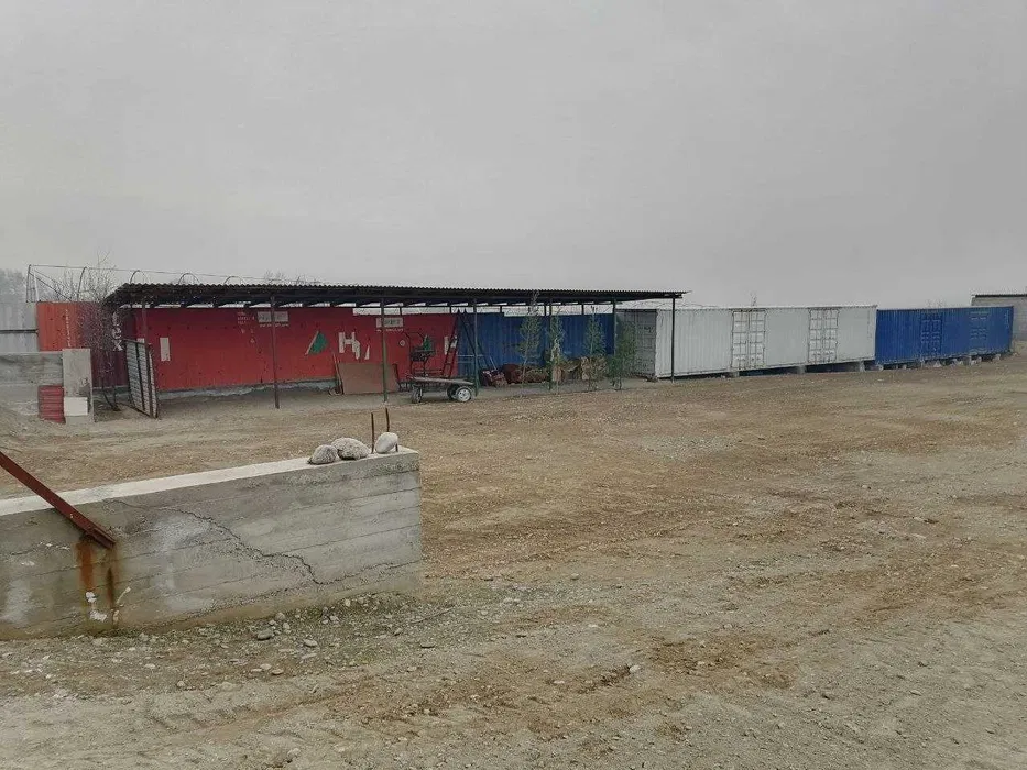 Андижонда Хитой Заводининг ёнида нотурар ер сотилади!