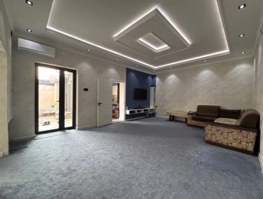 Продам, Shoshilinch!!! Uy va uchastka sotiladi. Belgilangan joy: Davlat yo'l politsiyasi garaji.