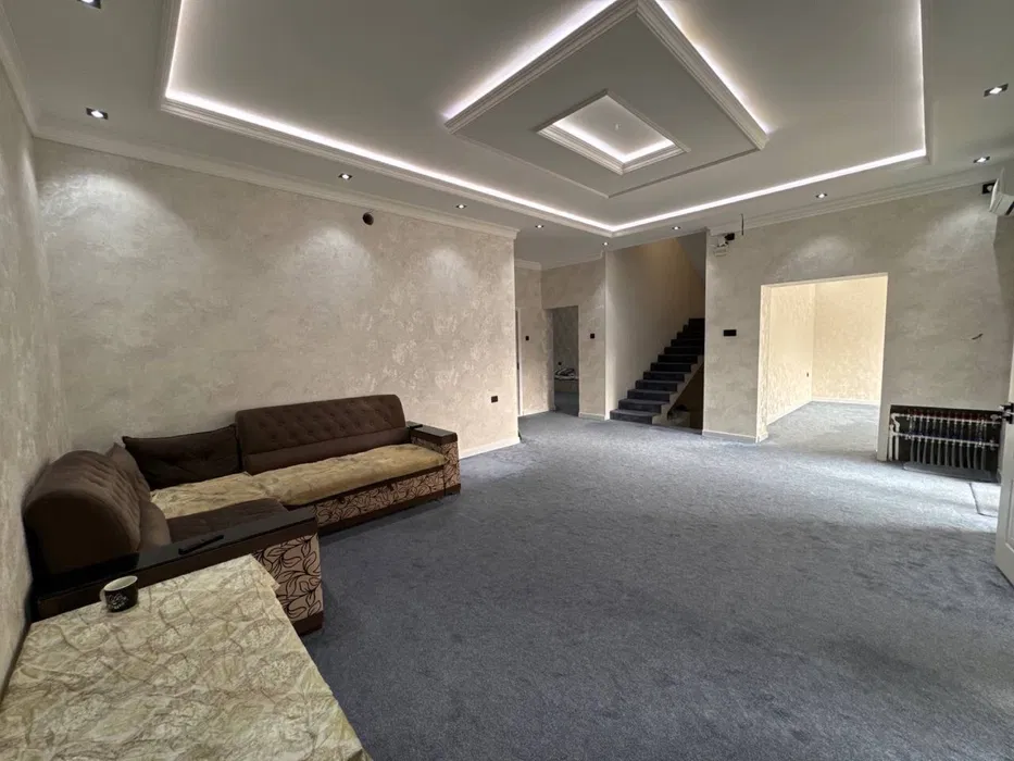 Shoshilinch!!! Uy va uchastka sotiladi. Belgilangan joy: Davlat yo