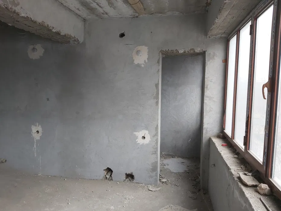 Kvartira sotiladi 97 m² yangi uy g‘ishtli. Gaz, elektr, suv doimiy Xon